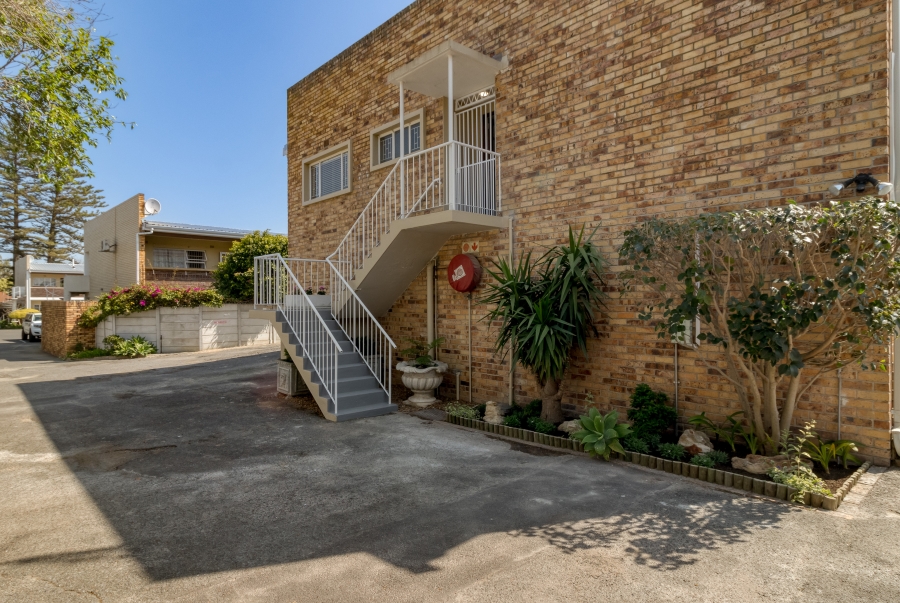 To Let 2 Bedroom Property for Rent in Lionviham Western Cape